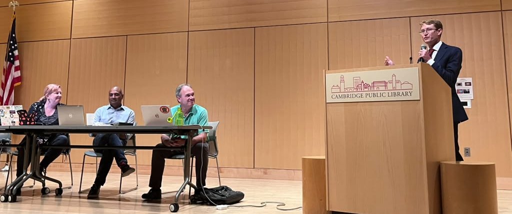 Neil Miller speaking at the Cambridge Public Library candidate forum